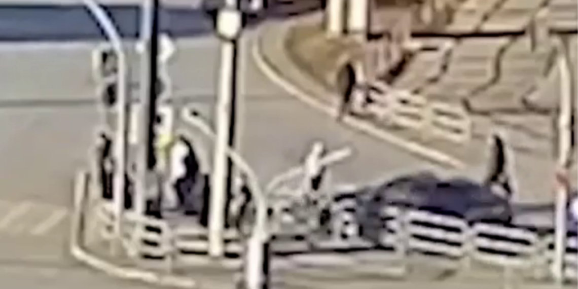 Водитель влетел в группу пешеходов и попытался скрыться в Челябинске