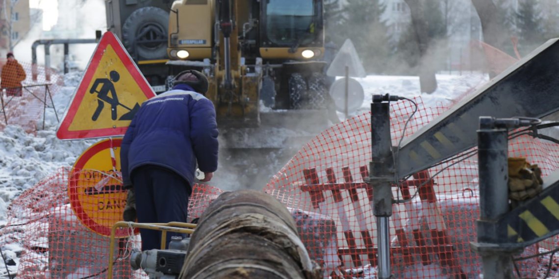 Очередная авария на теплосетях оставила 20 домов без тепла в Новосибирске
