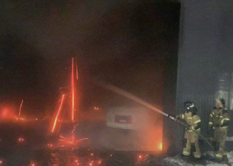 В Новосибирской области в пожаре сгорели шесть автобусов