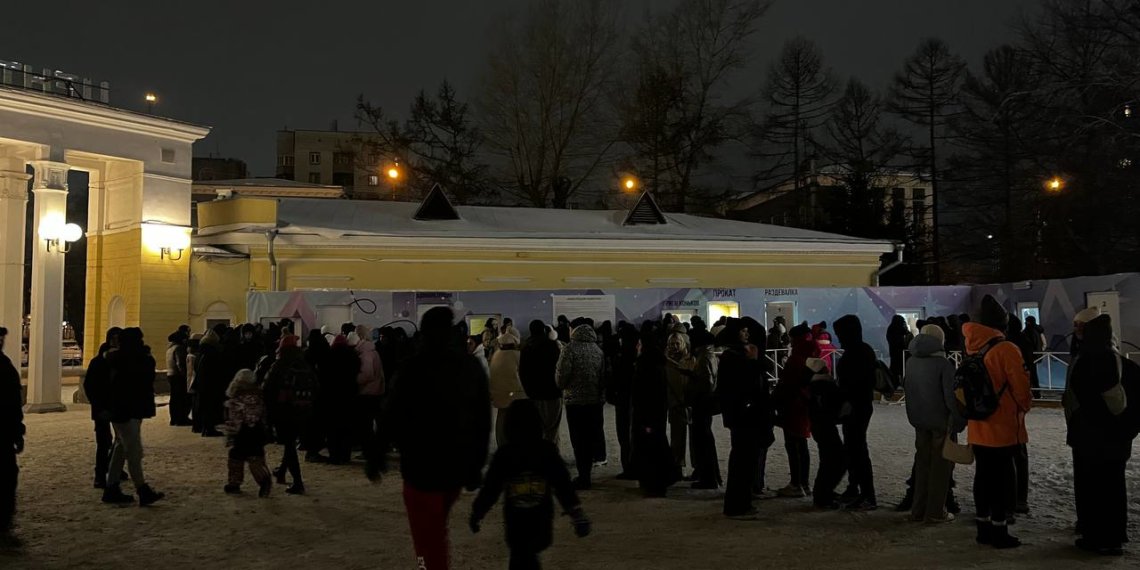 Елка, горка и каток: Центральный парк Новосибирска перешел на зимний режим развлечений