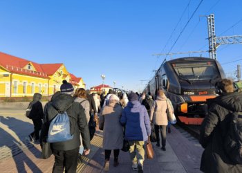 Новый электропоезд с системой обеззараживания воздуха вышел на новосибирские маршруты