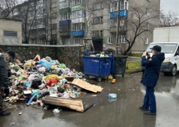 Из-за массовых жалоб на вывоз мусора и.о. министра ЖКХ Новосибирской области получил предостережение