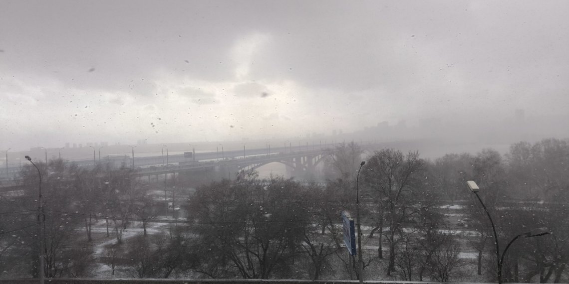 Снежная буря накрыла Новосибирск — видео