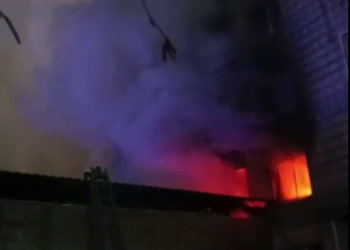 В Новосибирске ночью произошел пожар в общежитии на КСМ