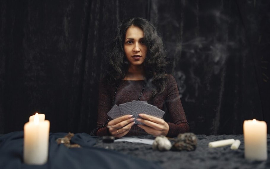 Расклады Таро хотят запретить на законодательном уровне в России