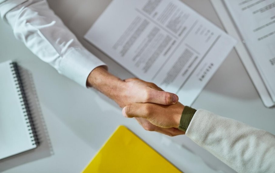 Преступный сговор на 250 тысяч рублей: в Новосибирске осудят сотрудников Ространснадзора