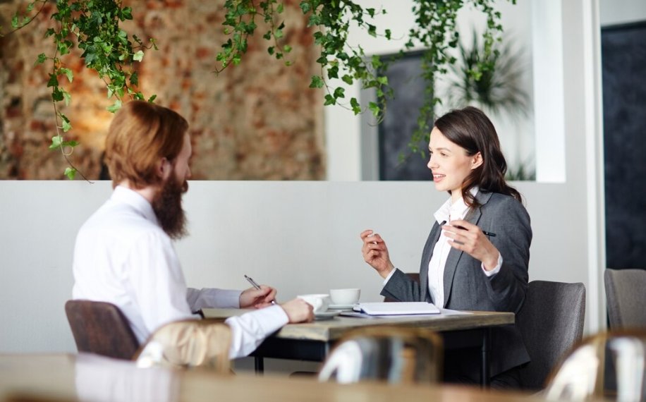 Автор шуток и заливщик льда возглавили список необычных вакансий Новосибирской области