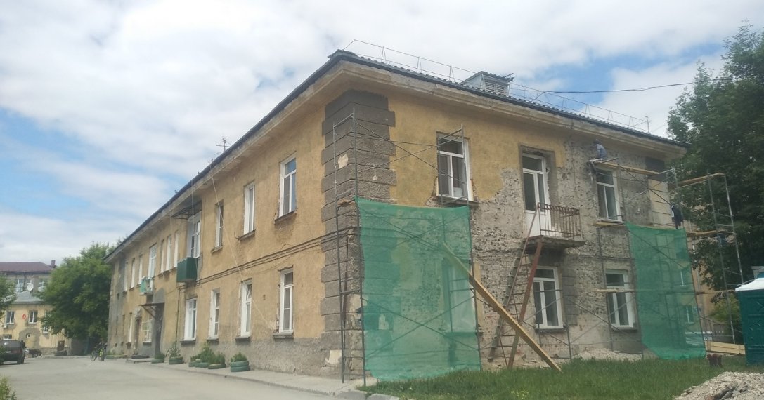 Аварийное общежитие на улице Шекспира в Новосибирске готовят к сносу