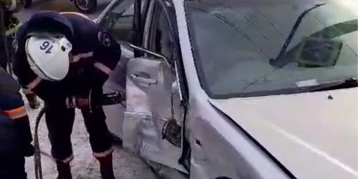 Женщину сомкнуло дверью машины после ДТП в Новосибирске