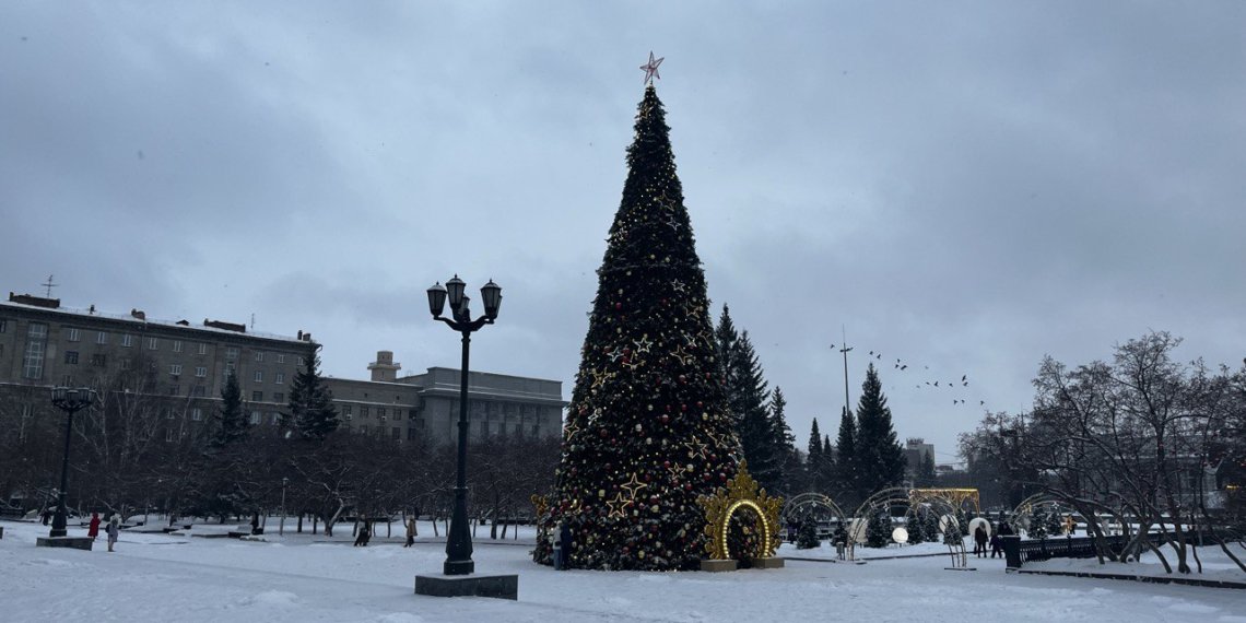 В Новосибирске откроют 4 районные ёлки на выходных