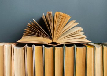 В России в 2025 году подорожают книги на 7-10%