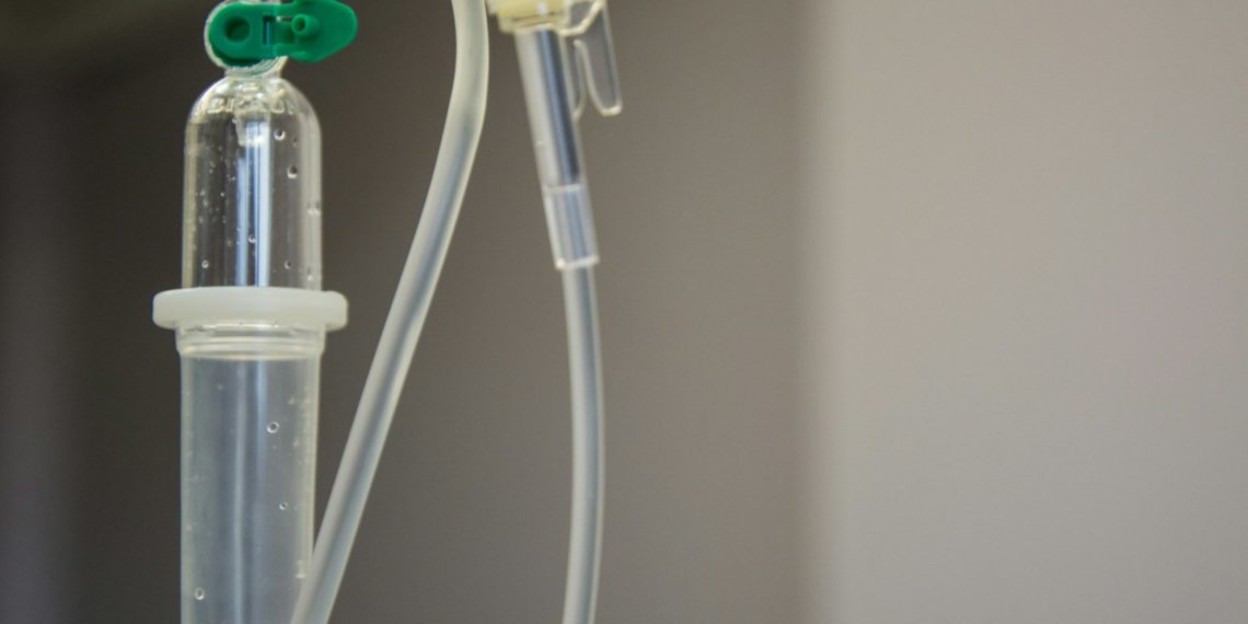 13 млн флаконов физраствора ввели в оборот после жалобы на недостаток Путину