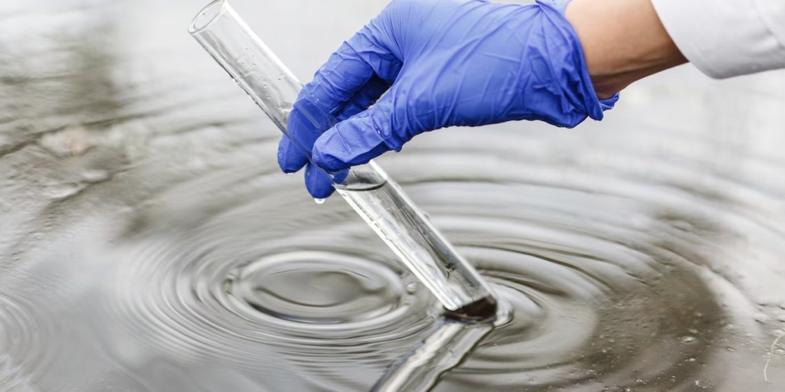 В новосибирской реке Каменка выявили превышение нормы содержания нефтепродуктов