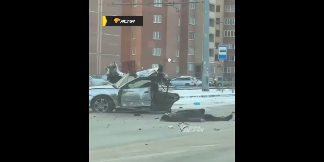 Два человека вылетели из автомобиля в результате ДТП в Новосибирске