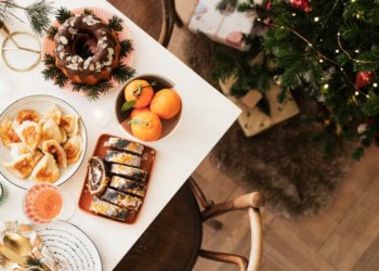 Средняя стоимость новогоднего стола на одного россиянина достигла 1,4 тысячи рублей