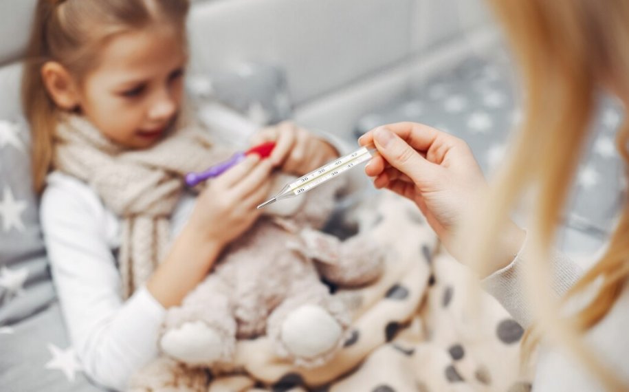 Более 10 школ закрыто на карантин в Новосибирской области из-за вспышки ОРВИ