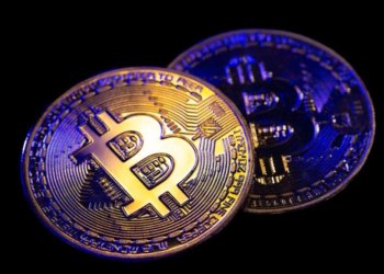 Биткоин пробил исторический максиму в цене, достигнув 100 тысяч долларов