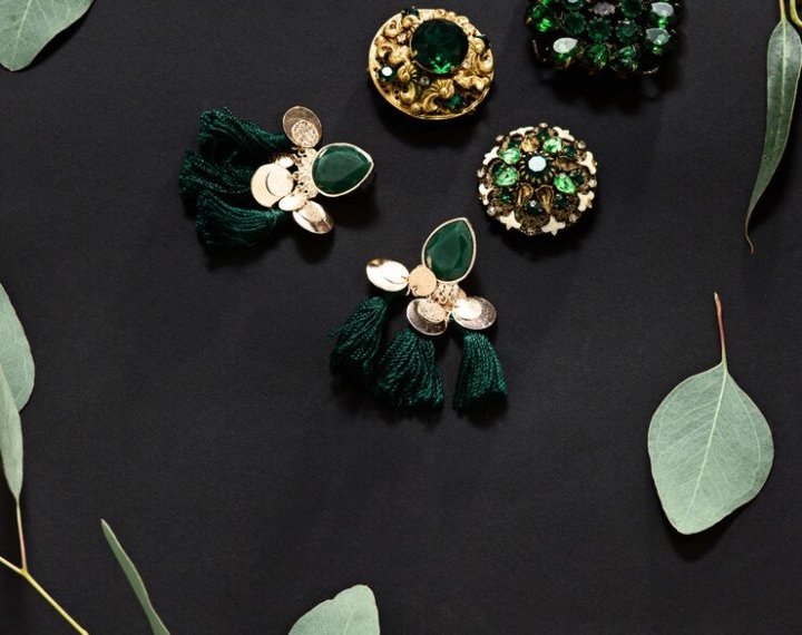 В каких украшениях встречать год Зелёной деревянной змеи — рассказала ювелир
