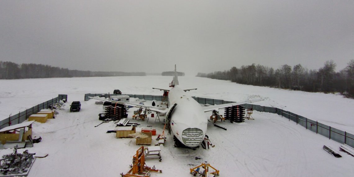 Самолет Airbus на пшеничном поле под Новосибирском разберут не позднее февраля