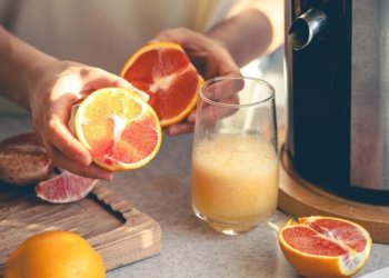 Ученые предложили бороться с раком при помощи грейпфруктового сока