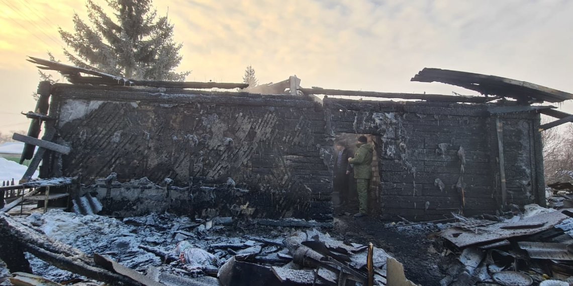 СК начал проверку по факту гибели пожилой пары в пожаре в Новосибирской области