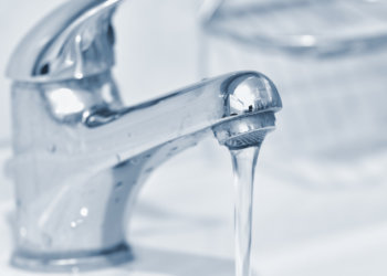 Суд обязал МУП «Коммунальное хозяйство» прекратить поставку воды в шесть населенных пунктов НСО