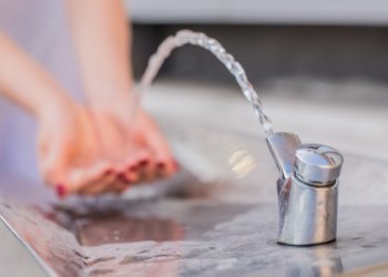 В российских аэропортах может появиться бесплатная питьевая вода