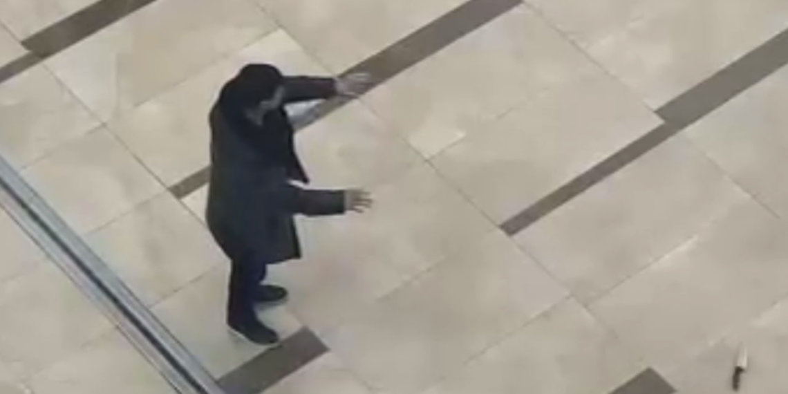 В красноярском аэропорту мигрант с ножом набросился на мужчину