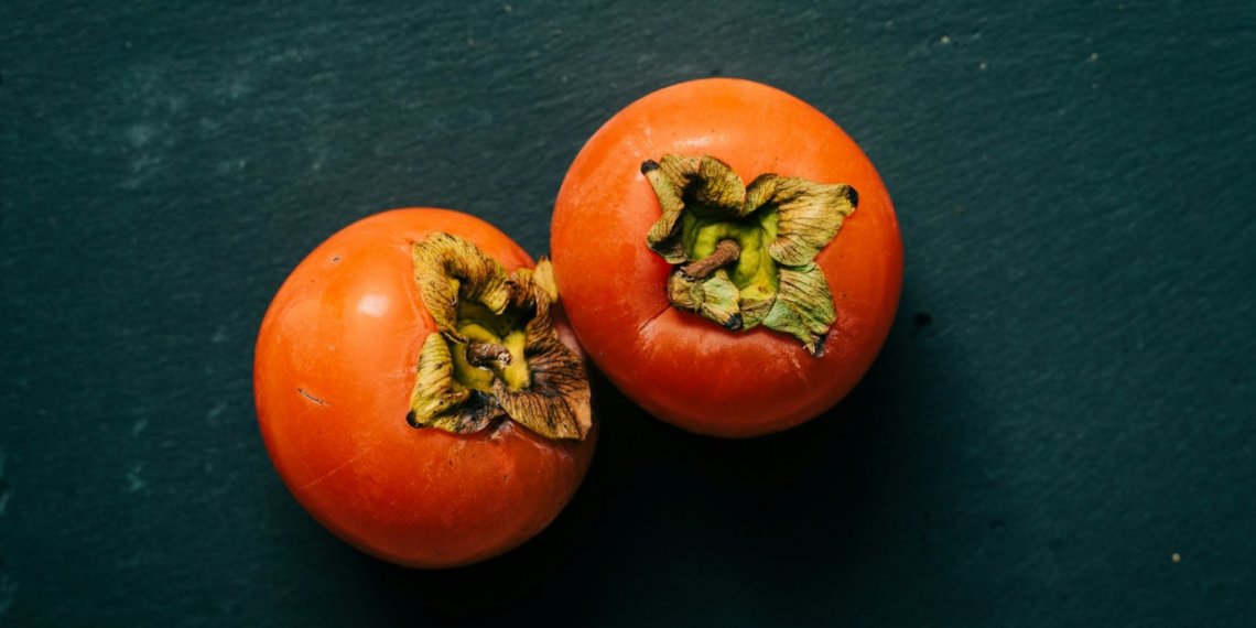 Десяток плодов хурмы съел новосибирец и выиграл путевку в хирургию