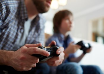 Поставки PlayStation и Xbox в Россию хотят запретить в Евросоюзе