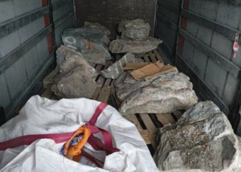 Партию нефрита ценой 60 млн рублей пытались вывести контрабандисты с Алтая