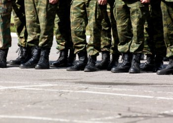 В Новосибирской области подписали постановление о первоначальном воинском учёте