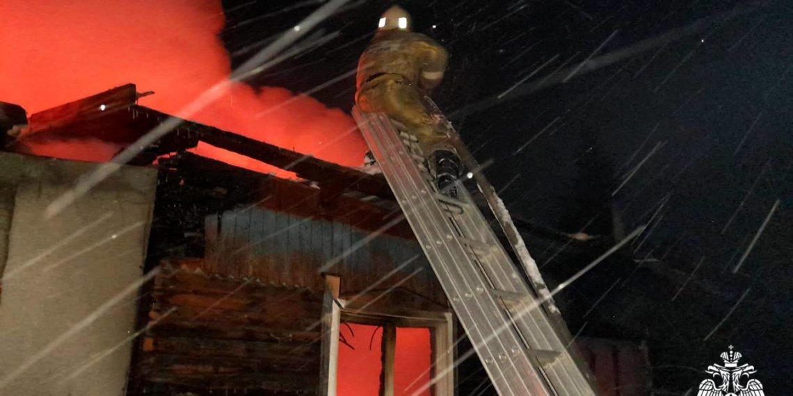 Пожилая пара погибла при пожаре в Новосибирской области