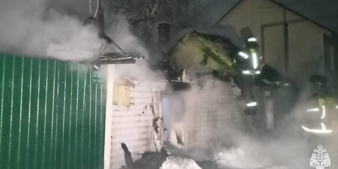 В Новосибирске в пожаре в частном доме погибли две женщины и ребенок