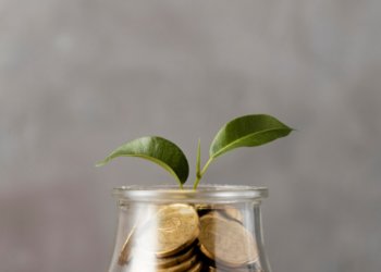 На достойную старость копят 28% россиян