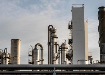 В Новосибирске могут снизить возраст для работы на опасных производствах из-за нехватки кадров