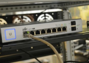 Крупный сбой в работе операторов связи зафиксировали в России