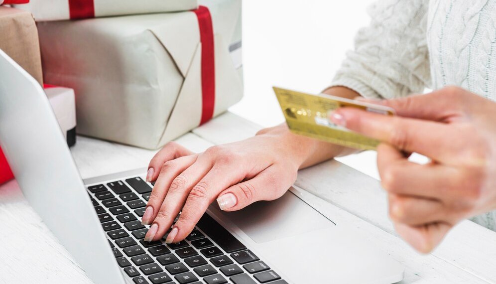 ВТБ: в 2025 году россиянам выплатят до 500 млрд рублей кешбэка