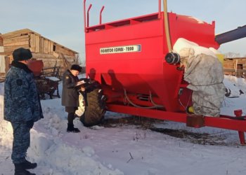 В Новосибирской области приставы арестовали посевной комплекс из-за долга в 2,6 млн. рублей