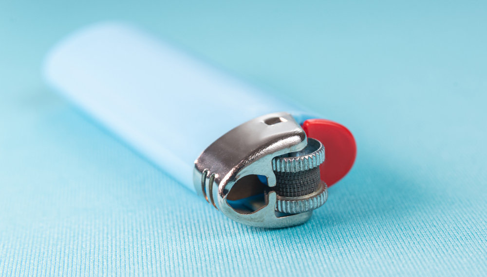 В России с сентября 2025 года запретят продавать детям зажигалки