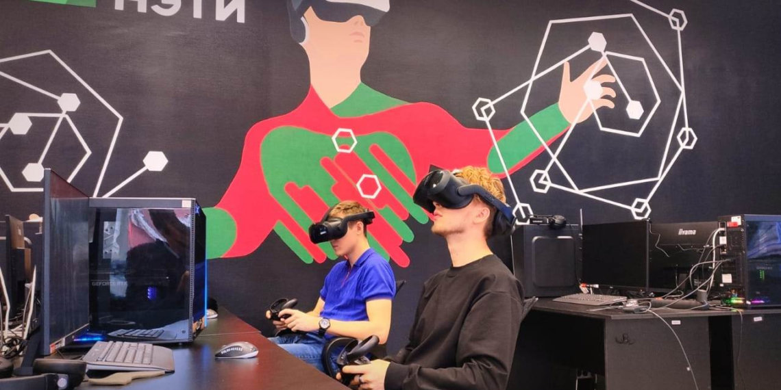 Будущие энергетики изучают устройство подстанции «Россети Новосибирск» с помощью VR-технологий