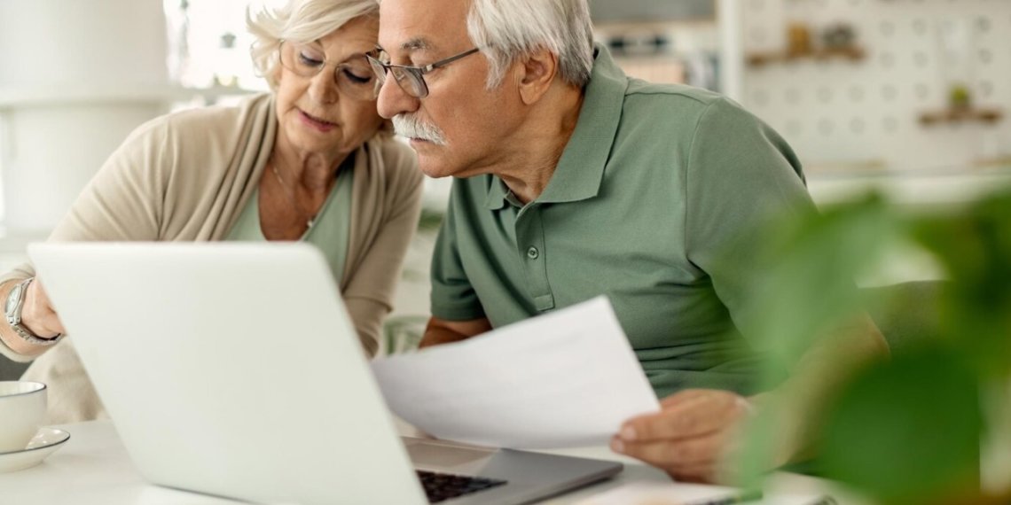 Новосибирцам старше 40 лет напомнили о стаже и пенсионных коэффициентах