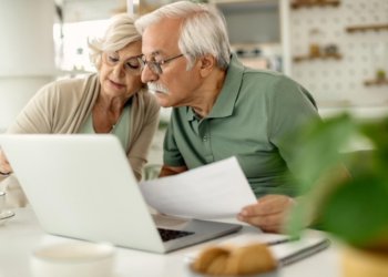 Новосибирцам старше 40 лет напомнили о стаже и пенсионных коэффициентах