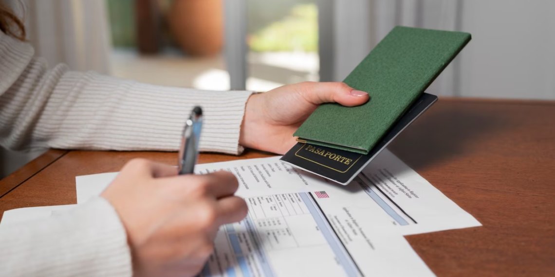 Фиктивно зарегистрировала в своей квартире приезжую и получила условный срок жительница Новосибирской области