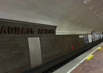 Новосибирцы в недоумении: зачем платить за жетоны картой в метро?