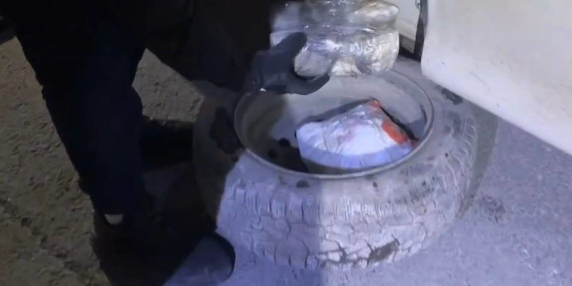 Наркокурьера с двумя килограммами запрещенного вещества задержали в Новосибирской области