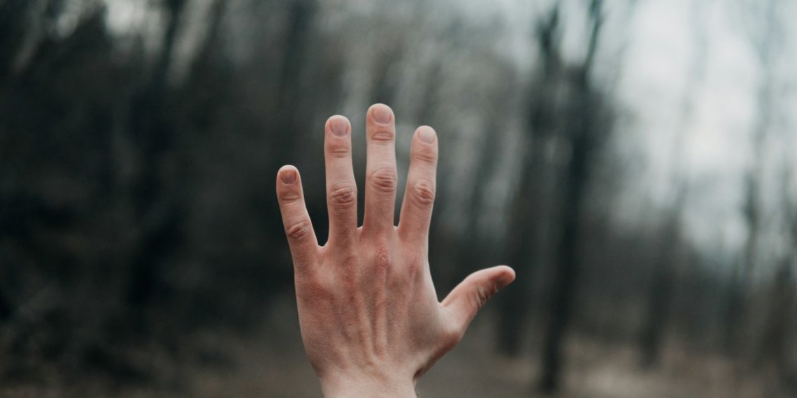 Мужчине пришили отрезанную кисть в Новосибирске