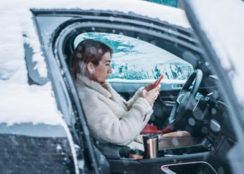 Новосибирск: о штрафах за прогрев машины во дворе более 5 минут