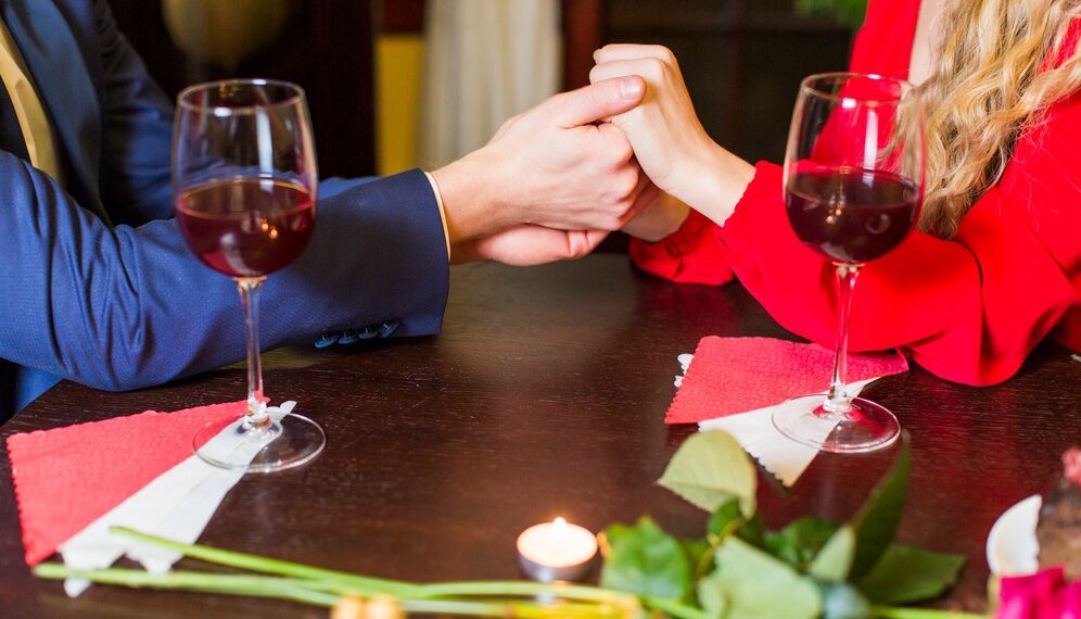 Противоречивые чувства: что новосибирцы думают о 14 февраля