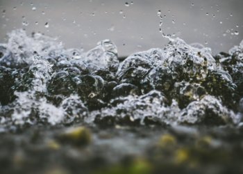 Порывом трубы с кипятком на Курчатова занялась прокуратура